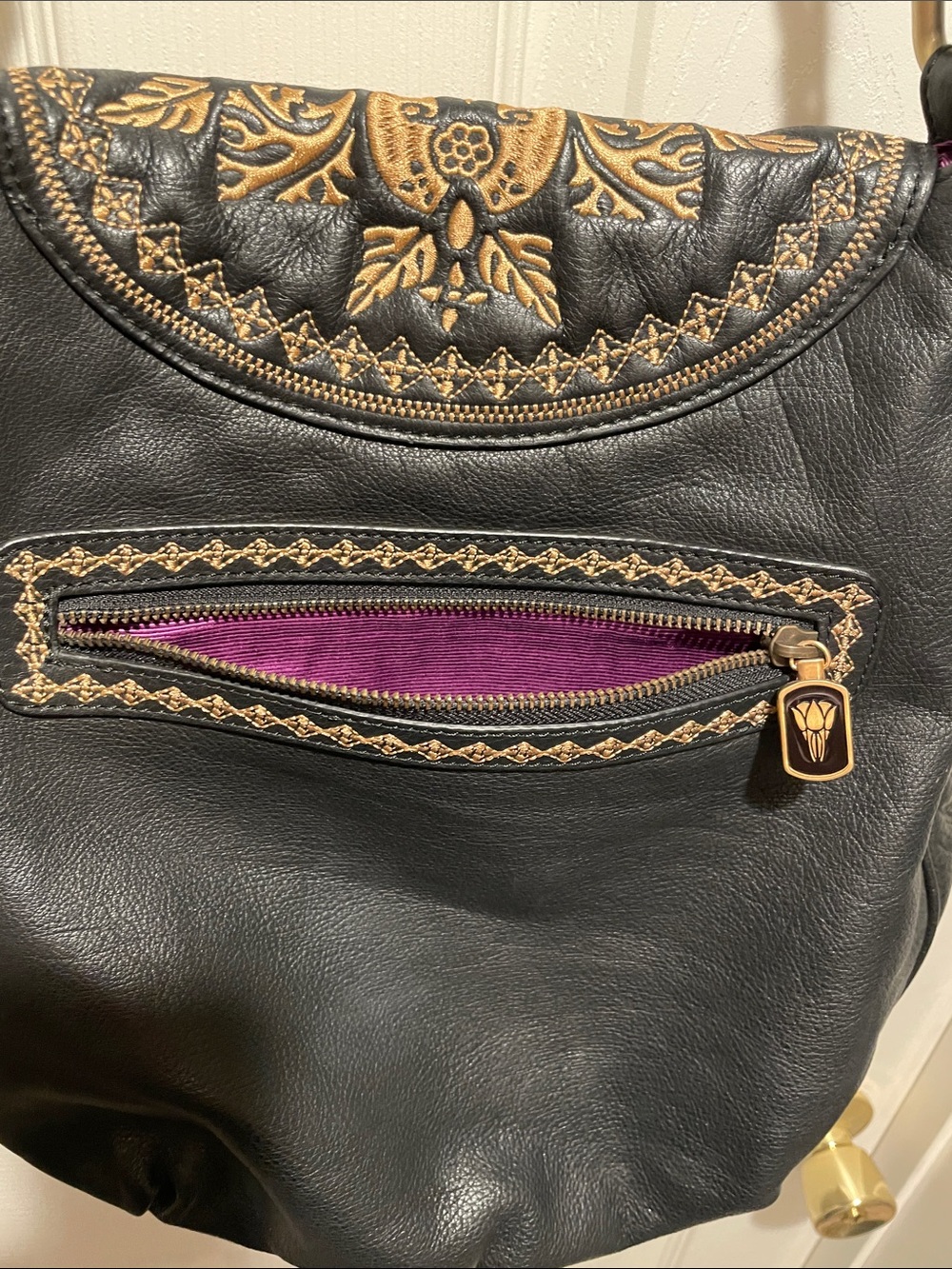 Isabella Fiore embroidered hobo shoulder bag - Picture 7 of 13